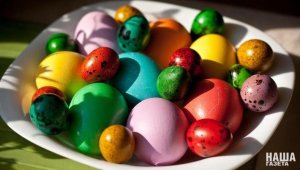 Можно ли использовать красители для яиц? Вредно или нет?