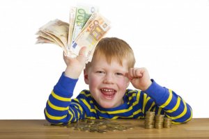 Стоит ли платить ребёнку деньги за хорошие оценки, дела по дому?