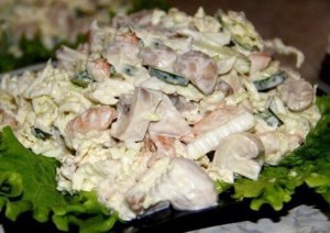 Какой салат можно приготовить из куриной грудки?