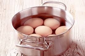 Как сварить яйца без трещин?