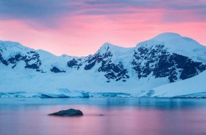 Живут ли люди в Антарктиде?