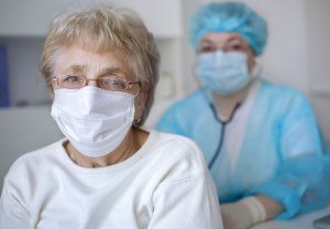 Можно ли проходить вакцинацию пожилым людям?