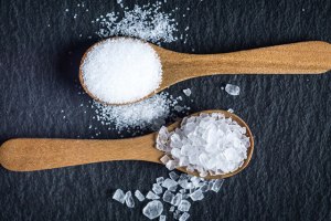 Чем обычная соль отличается от морской?