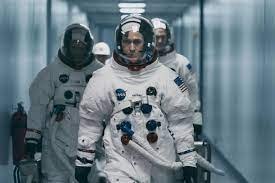 Какое название фильма о космонавте Ниле Армстронге?