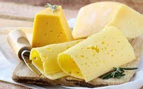 Как надолго сохранить свежесть сыра?