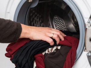 Можно ли стирать вещи из кашемира в стиральной машинке?