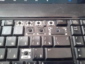 Как понять, что ноутбук не сломался после намокания клавиатуры?