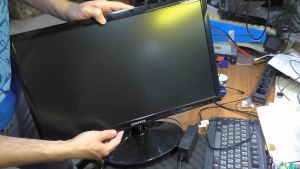 Белый экран у компьютерного монитора. Можно ли починить?