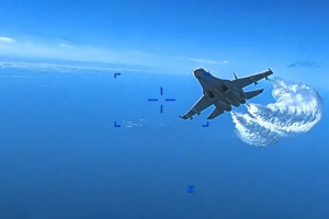 Как Су-29 или 27 мог БПЛА облить топливом, у них нет аварийного сброса?