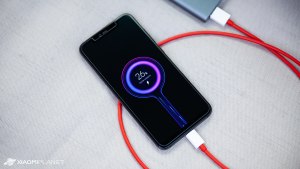 Что за гул в наушниках при зарядке телефона?