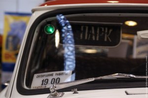 Откуда пошла традиция делать на такси зеленые огоньки?