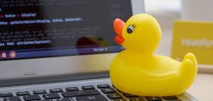 Что представляет собой метод утёнка (rubber duck debugging)?