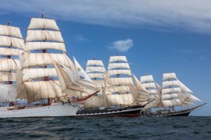 Какова судьба парусника "Крузенштерн"?