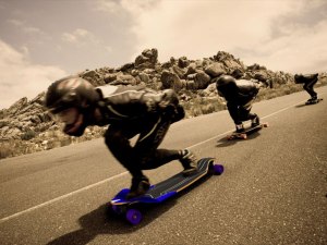 Может ли стандартный современный скейт развить скорость не менее 100 км/ч?