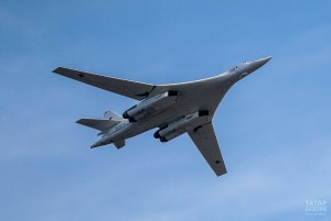 Как называется американский аналог российского самолёта Ту-160М?