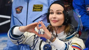 Какое звание присвоят Юлии Пересильд - космонавт, или лётчик - космонавт?