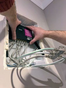 Должен ли интернет-провайдер менять провода в квартире? Что делать?
