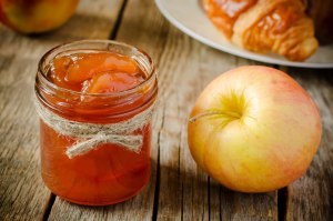 Как сделать яблочное варенье новичку из яблок обломившейся ветки?