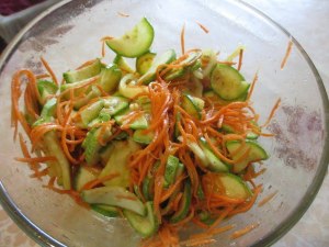 Как приготовить корейский салат с кабачками?