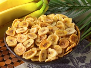 Что можно сделать из банановых чипсов? Как использовать, рецепты?