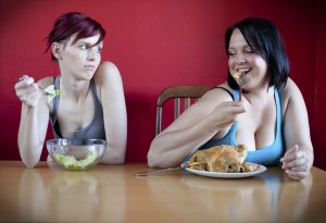 Кто больше кушает, мужчина или женщина?