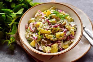 Как приготовить салат картофельный с душицей?