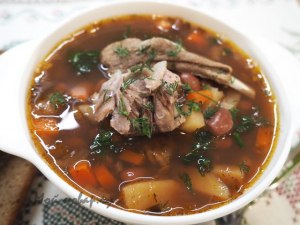 Какое первое блюдо (суп) приготовить с мясом цесарки?
