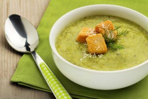 Как приготовить суп-пюре с салатом, перцем и зеленью?