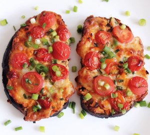 Какой необычный томатный соус сделать для горячих бутербродов (пиццы)?
