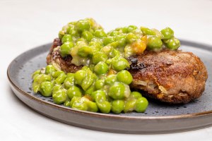 Как приготовить барбекю из говядины с зеленым горошком?