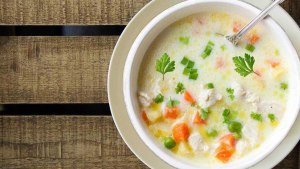 Как приготовить суп с йогуртом и сметаной?