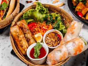 Подскажете вкусное блюдо вьетнамской кухни?