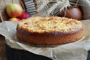 Как приготовить пирог с яблоками и кокосовой стружкой?