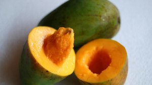 Почему ребенок просит манго и авокадо, а не тыкву и картошку?