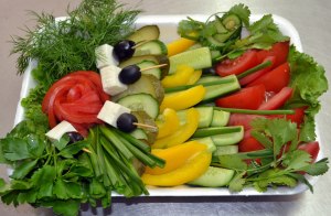 Стоит ли, по вашему мнению, подавать к столу на Новый год свежие овощи?