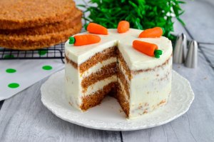 Какой крем лучше всего сделать для морковного торта?