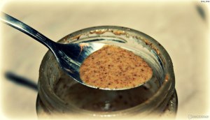 Какой соус можно приготовить на основе урбеча из грецкого ореха?