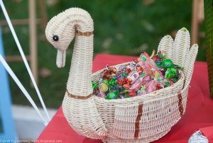 А почему конфетки-бараночки, словно лебеди саночки?