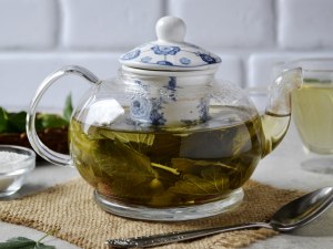 Как сделать чай из крыжовника, что добавить?