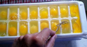 Можно ли заморозить сырые яйца?