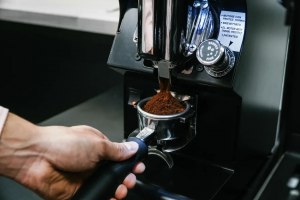 Почему для кофемашины нужен только специальный зерновой кофе?