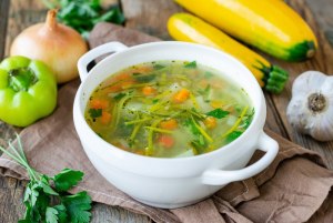 Какой рецепт куринного супа с кабочками и лапшой?