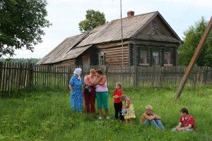 Сколько жителей в деревне Лужицы, где находится, что знаете о ней?