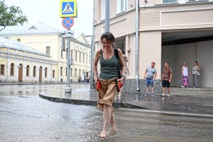 Самый сильный дождь в Москве - сколько продержался предыдущий рекорд (см)?