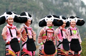 Почему вышивка китайской народности мяо известна по всему миру?