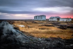 Что за посёлок Хальмер-Ю, где находится, какая численность населения?