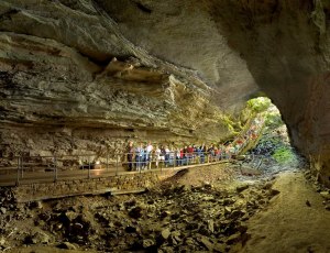 Где находится самая длинная в мире гипсовая пещера?