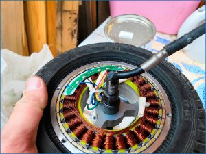 Что делать если появился ритмичный стук в мотор-колесе электровелосипеда?
