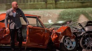 Какие актеры чаще всего разбивают машины в кино?