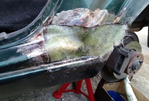 Эффективен ли ремонт кузова авто стеклотканью с эпоксидной смолой?